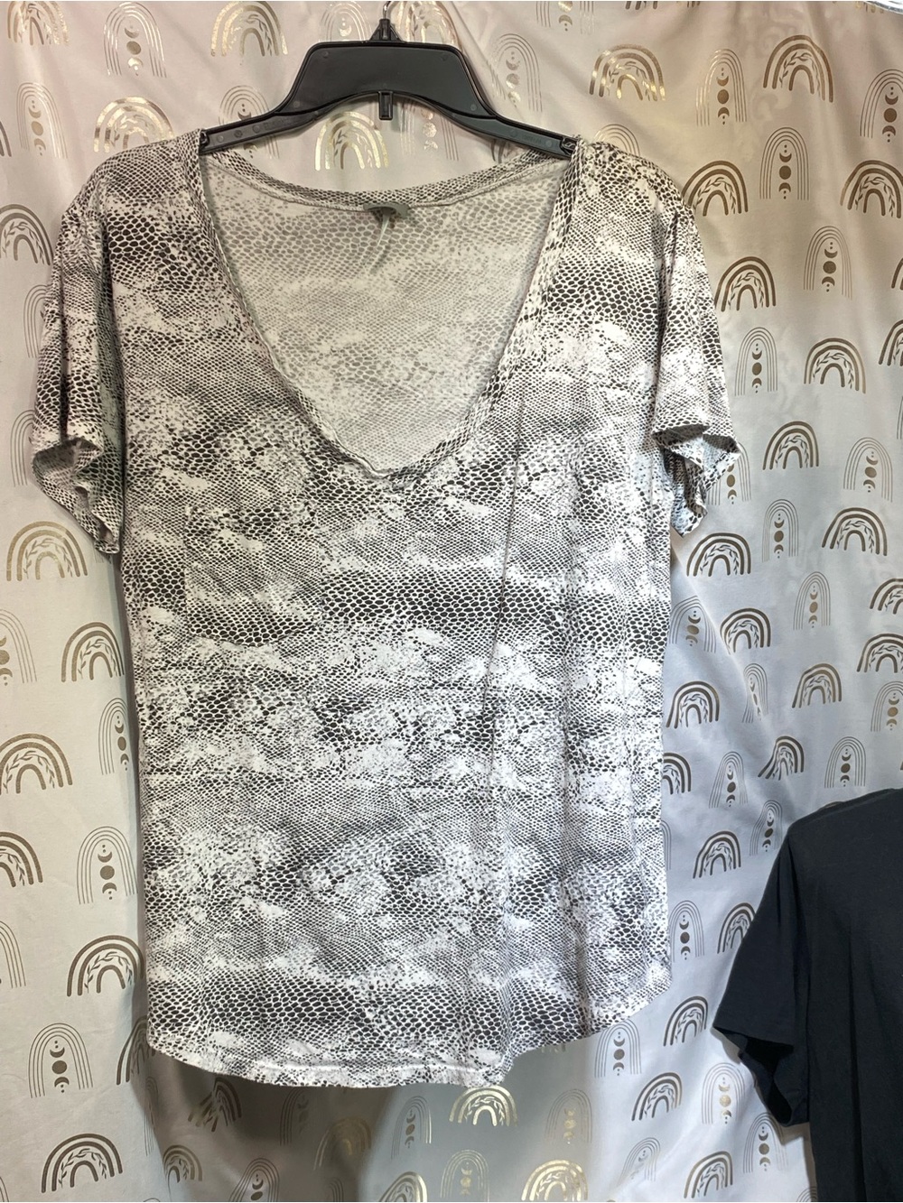 bobi Gray & White Snake-Print Short Sleeve V-Neck Top